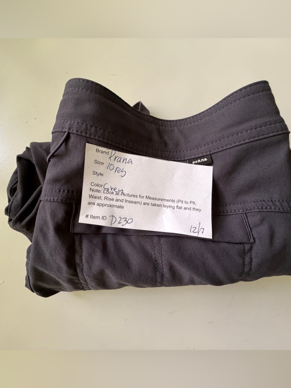 PrAna Womens Standard Fit Cargo Pants Size 10R Grey Jogger Style Hiking Outdoor - Picture 8 of 8
